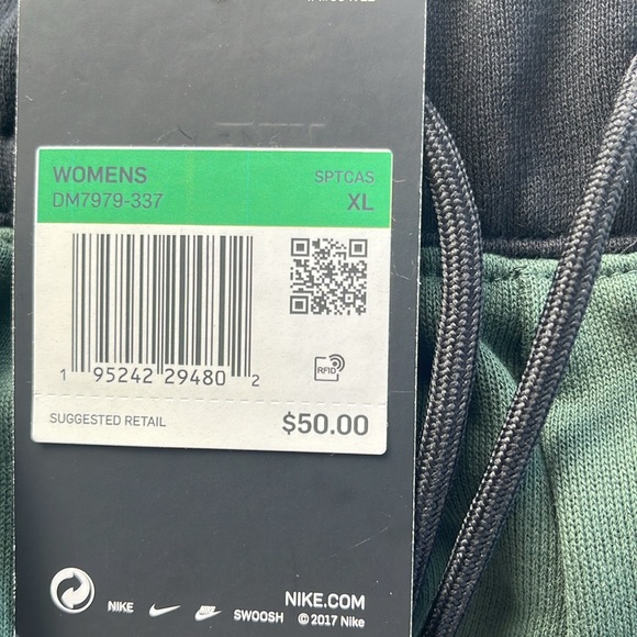 FINAL PRICE!!! New women’s terry shorts by Nike - Picture 6 of 9